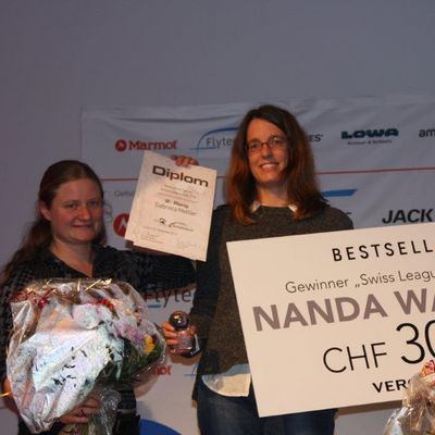 Gleitschirm Swiss League Cup Damen 1. Nanda Walliser, 2. Gabriela Mettler, 3. Yael Margelisch (abwesend)